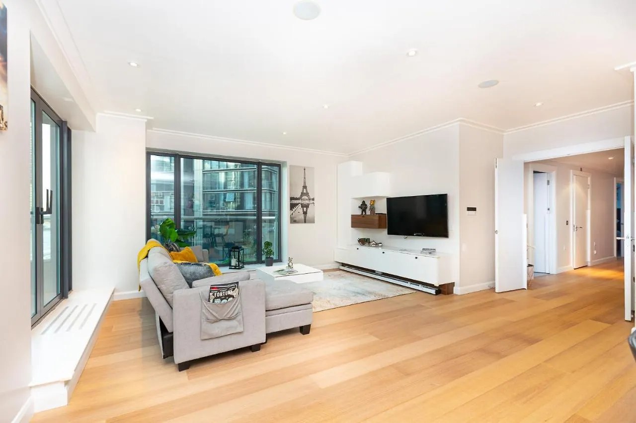 Apartament Luxurious Modern 3Br Flat In Prime Canary Wharf Londyn Wielka Brytania