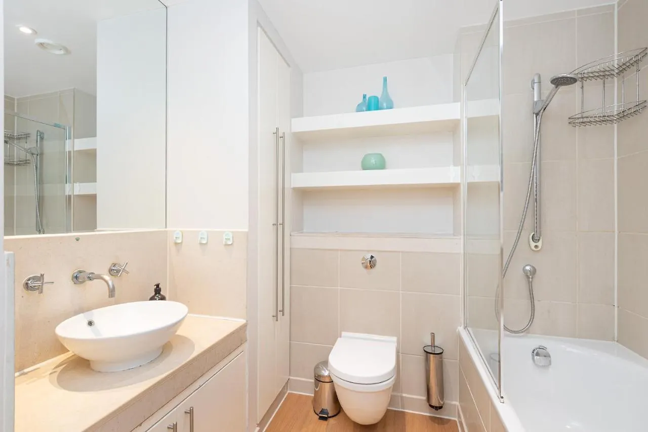 Luxurious Modern 3Br Flat In Prime Canary Wharf Londyn Apartament