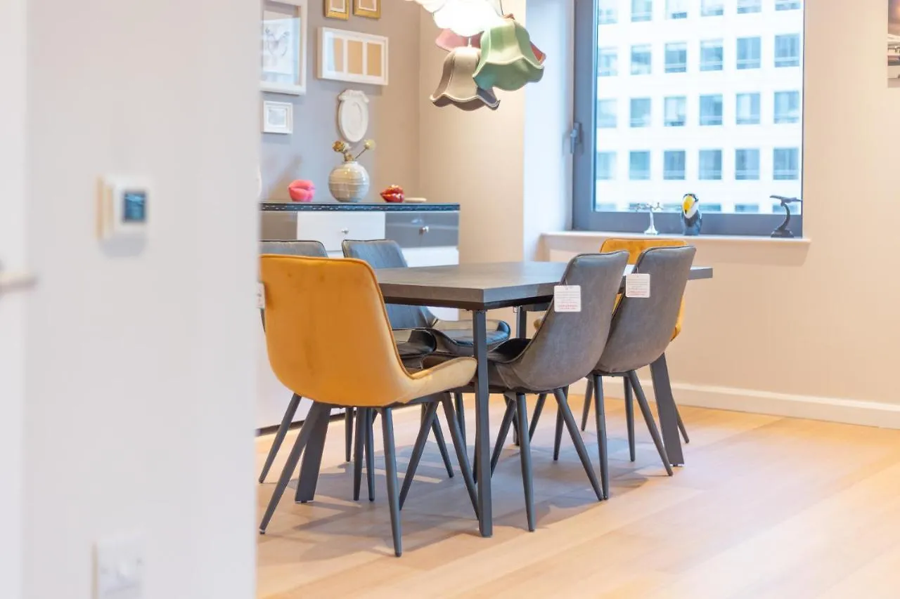 Luxurious Modern 3Br Flat In Prime Canary Wharf Londyn Apartament