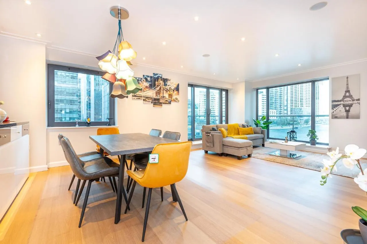 Luxurious Modern 3Br Flat In Prime Canary Wharf Londyn