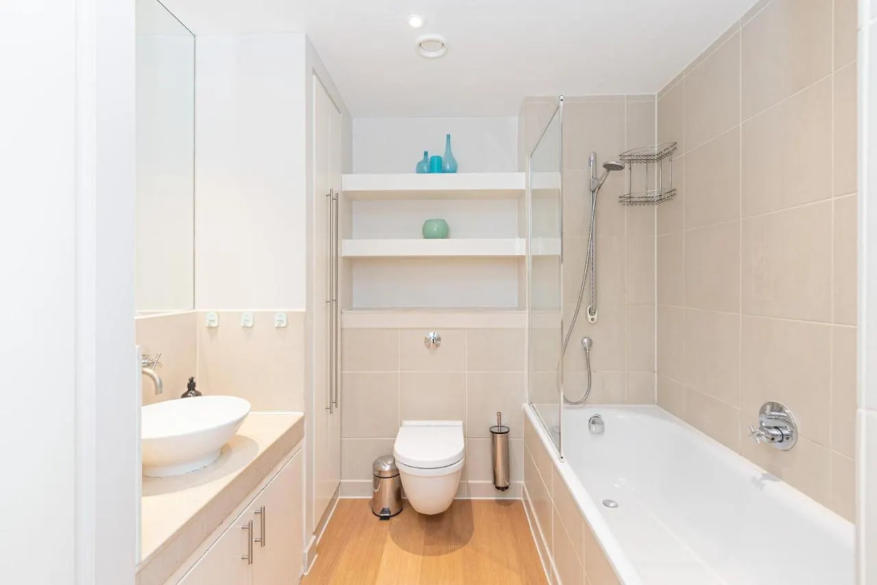 Luxurious Modern 3Br Flat In Prime Canary Wharf Londyn